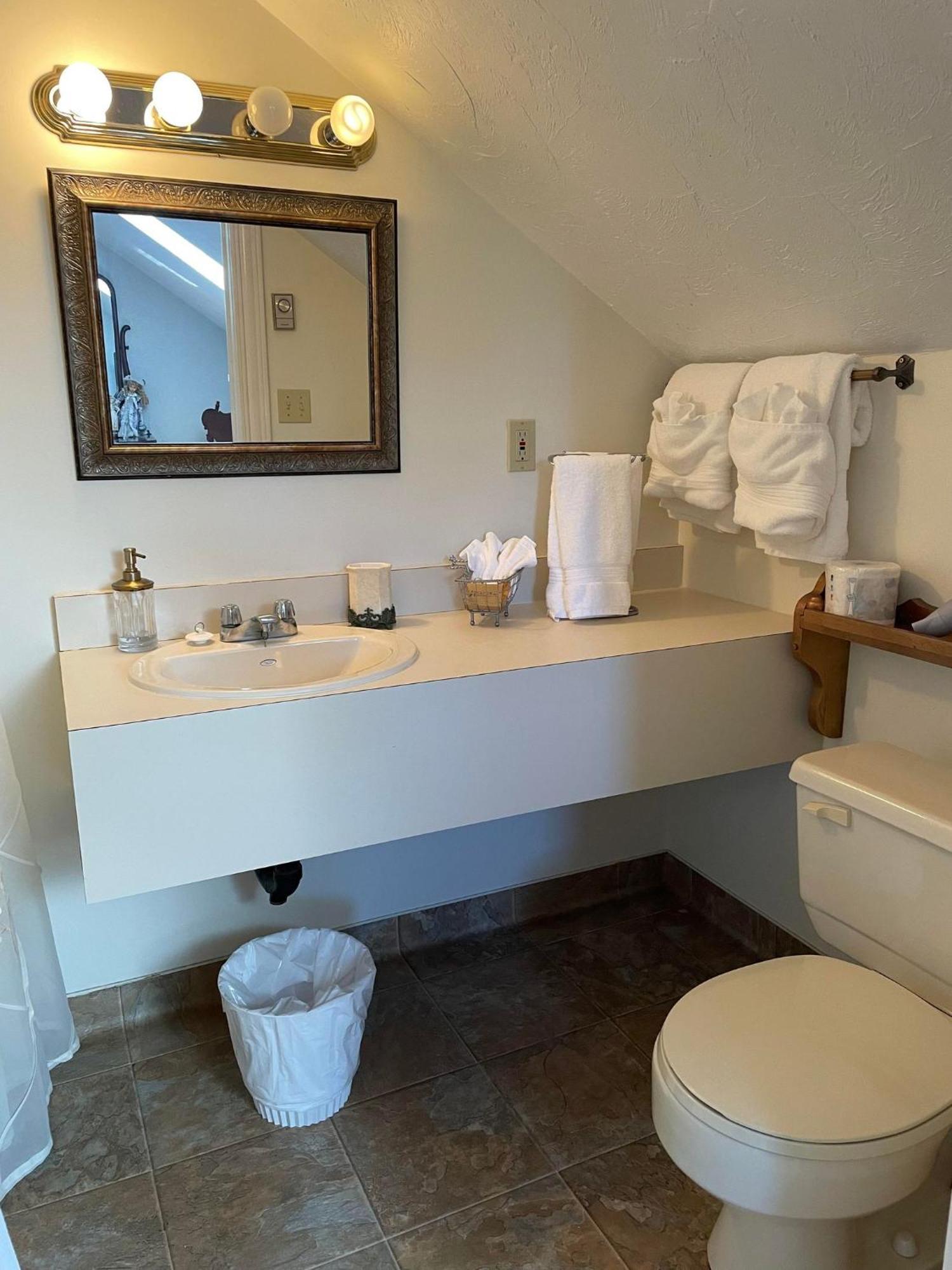 Marshlands Inn Sackville Room photo