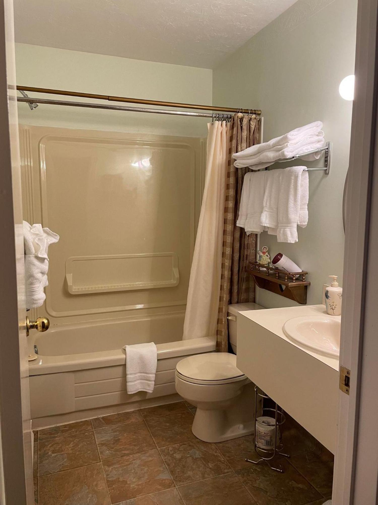 Marshlands Inn Sackville Room photo