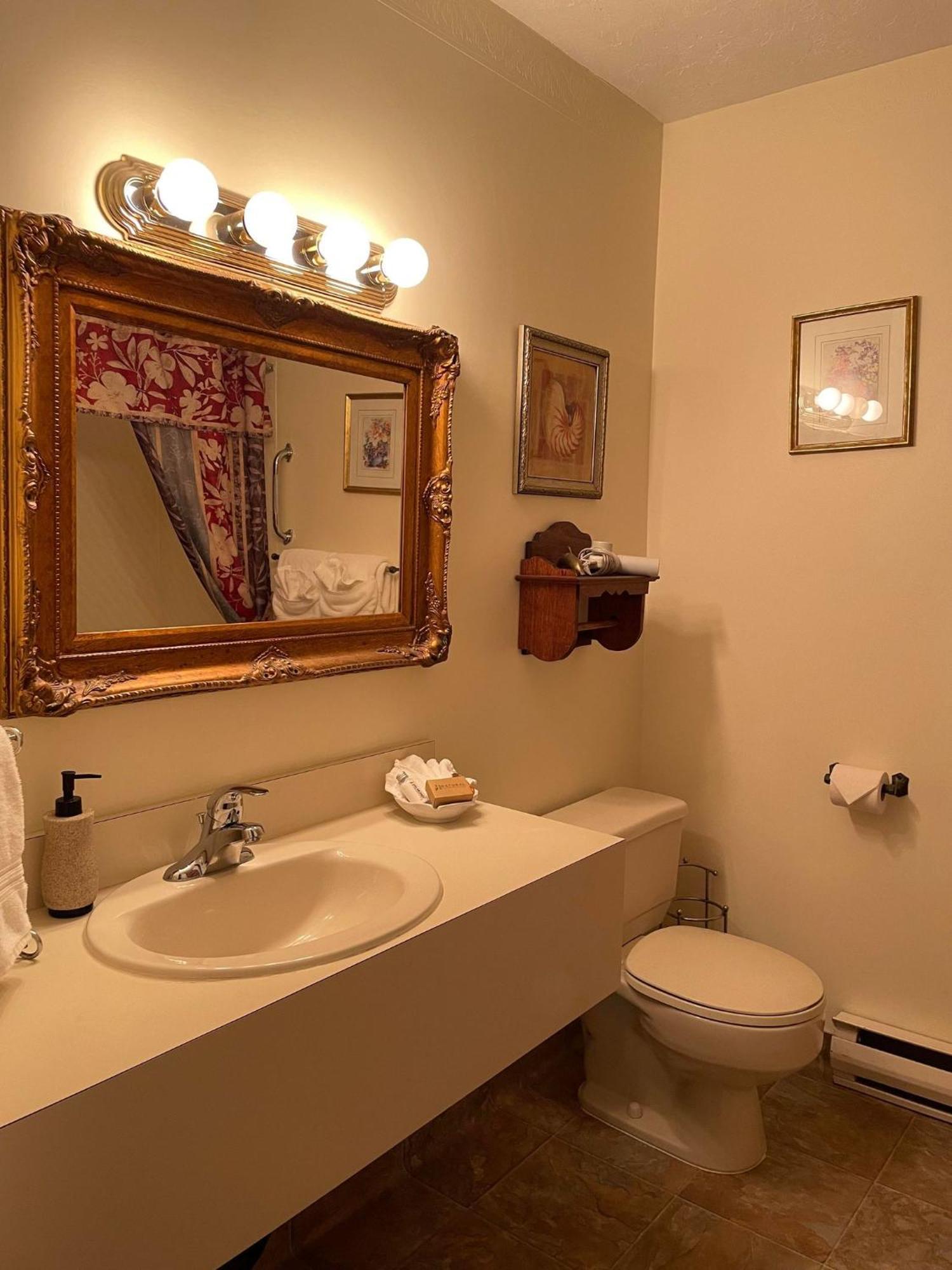 Marshlands Inn Sackville Room photo