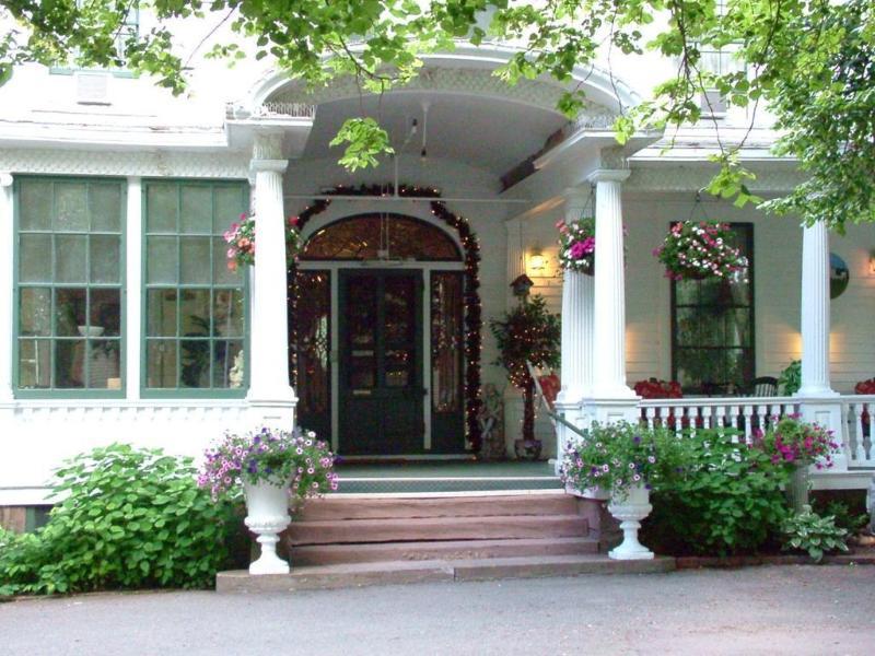 Marshlands Inn Sackville Exterior photo